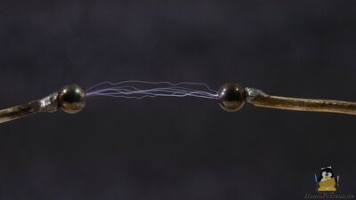 5mm steel balls connected to high voltage